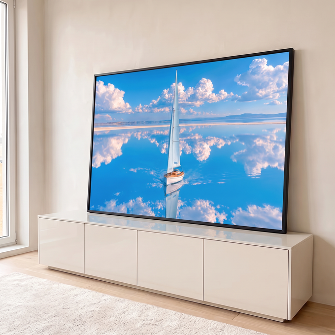 Quadro Decorativo Grande Veleiro Mar Espelhado para Sala | quadros decorativos para sala | veleiro branco navegando em água espelhada sob céu com nuvens volumosas | em Quadros para Sala | Porao dos Quadros