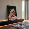 Quadro Decorativo Nossa Senhora com Menino Jesus e Estrelas | quadros decorativos para sala | mulher com véu bege bordado segurando bebê, estrelas vermelhas em fundo preto | em Quadros para Sala | Porao dos Quadros