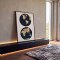 Quadro Decorativo Grande Mapa Mundi para Escritório Azul | quadros decorativos para sala | mapa múndi em dois hemisférios dourados sobre fundo azul-marinho escuro | em Quadros para Escritório | Porao dos Quadros
