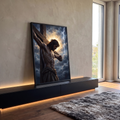 Quadro Decorativo Grande Jesus Cristo Crucificação para Sala | quadros decorativos para sala | Jesus crucificado com coroa de espinhos sob céu de nuvens escuras e raio de luz | em Quadros para Sala | Porao dos Quadros