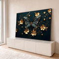 Borboleta azul-petróleo com flores e esferas douradas em relevo 3D sobre fundo escuro, quadro decorativo