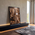 Quadro Decorativo Grande Rainha Egípcia para Sala Dourado | quadros decorativos para sala | rainha egípcia sentada em trono dourado ao lado de uma pantera negra em templo antigo | em Quadros para Sala | Porao dos Quadros