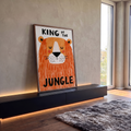 Quadro Decorativo Leão King of the Jungle Estilo Infantil | quadros decorativos para sala | leão fofo laranja com juba e frase king of the jungle | em Quadros para Quarto de Bebe | Porao dos Quadros