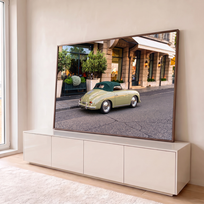 Porsche 356 Speedster verde antigo com capota de lona em rua elegante com oliveiras, quadro decorativo