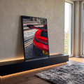 Traseira de Porsche 911 GT3 vermelho com aerofólio de carbono em rua de paralelepípedos, quadro decorativo