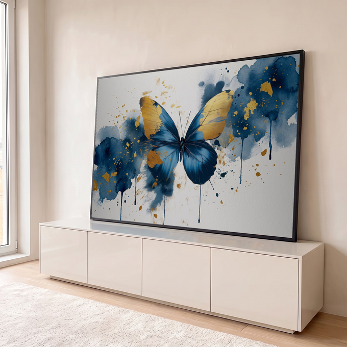 Quadro Decorativo Grande Borboleta Marinho para Sala Azul | quadros decorativos para sala | borboleta em aquarela azul marinho e dourado com respingos de tinta sobre fundo branco | em Quadros para Sala | Porao dos Quadros