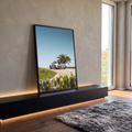 Quadro Decorativo Grande Carro Clássico para Sala Branco | quadros decorativos para sala | carro esportivo branco visto de trás numa estrada com palmeira ao fundo | em Quadros para Sala | Porao dos Quadros