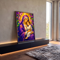 Nossa Senhora abraçando o Menino Jesus em estilo geométrico roxo com auréola dourada, quadro decorativo