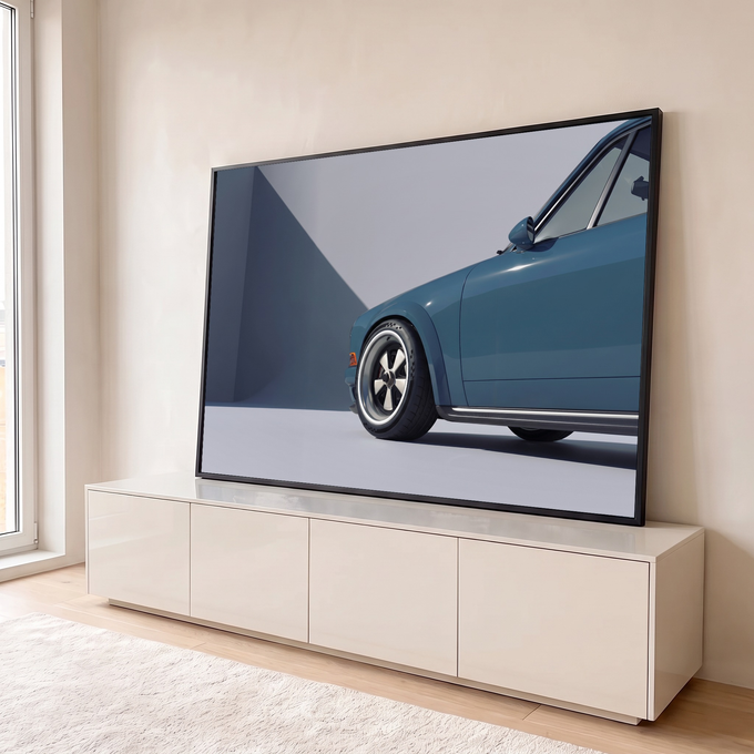 Porsche 911 clássico azul petróleo em close na roda Fuchs, fundo cinza minimalista, quadro decorativo