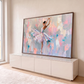 Quadro Decorativo Grande Bailarina em Pose para Sala Rosa | quadros decorativos para sala | bailarina em pose de ponta com tutu pastel sobre fundo abstrato texturizado | em Quadros para Sala | Porao dos Quadros