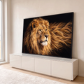 Quadro Decorativo Grande Leão com Juba para Sala Dourado | quadros decorativos para sala | leão com juba dourada ao vento em fundo preto, olhar atento | em Quadros para Sala | Porao dos Quadros