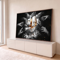 Quadro Decorativo Grande Mãos Arrancando para Sala Preto | quadros decorativos para sala | mãos em preto e branco arrancando máscara que revela crânio dourado | em Quadros para Sala | Porao dos Quadros