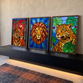 Quadro Decorativo Grande Trio com Leão para Sala Vermelho | quadros decorativos para sala | trio de felinos tigre leão e onça em estilo vitral colorido | em Quadros para Sala | Porao dos Quadros