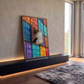 Quadro Decorativo Grande Gato Preto Espiando para Sala Azul | quadros decorativos para sala | gato preto de olhos verdes espiando de dentro de um container colorido | em Quadros para Sala | Porao dos Quadros