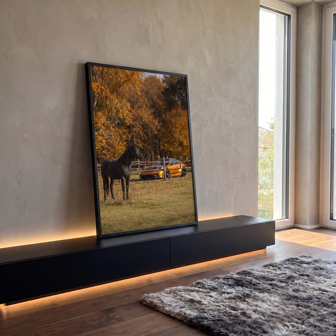 Quadro Decorativo Grande Cavalo e Carro Preto para Sala | quadros decorativos para sala | cavalo preto em pé diante de carro esportivo laranja em cenário de outono | em Quadros para Sala | Porao dos Quadros