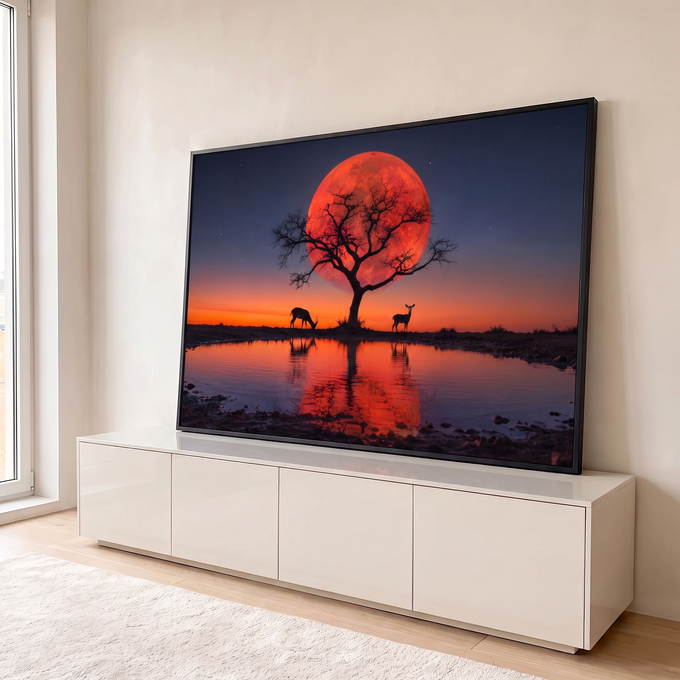 Quadro Decorativo Grande Lua Vermelha Antílopes para Sala | quadros decorativos para sala | lua vermelha gigante atrás de árvore seca com antílopes refletidos no lago | em Quadros para Sala | Porao dos Quadros