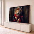 Leão coroado de manto vermelho sentado em trono de madeira entalhada, arte digital, quadro decorativo