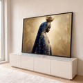 Nossa Senhora negra de perfil, manto azul estrelado e coroa dourada em fundo dourado, quadro decorativo