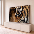 Quadro Decorativo Grande Olho Tigre Macro para Sala Laranja | quadros decorativos para sala | close extremo do olho âmbar de um tigre com pelagem listrada ao redor | em Quadros para Sala | Porao dos Quadros