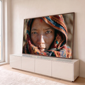 Quadro Decorativo Grande Retrato Véu Colorido para Sala | quadros decorativos para sala | retrato em close de mulher com véu colorido e olhar intenso | em Quadros para Sala | Porao dos Quadros