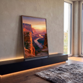 Quadro Decorativo Cânion e Rio ao Pôr do Sol em Tons | quadros decorativos para sala | cânion avermelhado com rio serpenteante sob céu de pôr do sol roxo e laranja | em Quadros para Sala | Porao dos Quadros