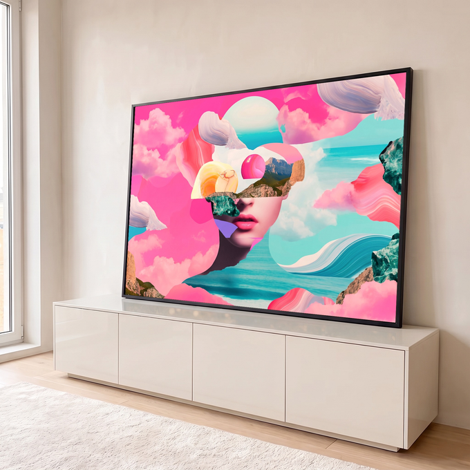 Colagem surreal de rosto de mulher entre nuvens rosa, mar turquesa e montanhas, quadro decorativo