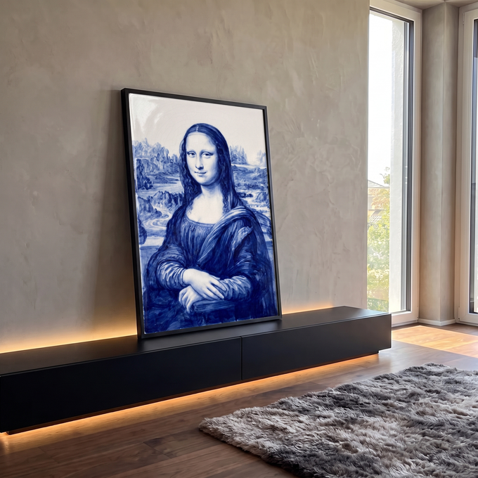 Quadro Decorativo Grande Mona Lisa em Azulejo para Sala Azul | quadros decorativos para sala | retrato feminino estilo Mona Lisa em tons de azul e branco, efeito azulejo | em Quadros para Sala | Porao dos Quadros