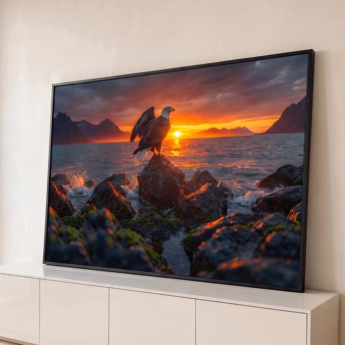 Quadro Decorativo Grande Águia Pôr do Sol para Sala Laranja | quadros decorativos para sala | águia pousada em rocha com pôr do sol laranja e montanhas ao fundo | Porao dos Quadros