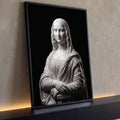 Quadro Decorativo Grande Mona Lisa para Sala Branco | quadros decorativos para sala | escultura em mármore branco da Mona Lisa com mãos cruzadas sobre fundo preto | Porao dos Quadros