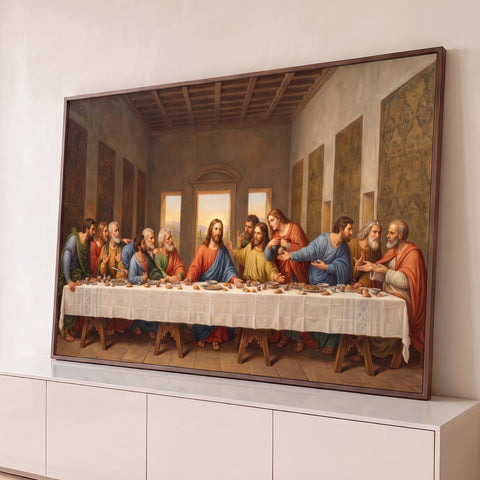 Santa Ceia clássica com Jesus e apóstolos à mesa, janelas ao entardecer e tons terrosos, quadro decorativo