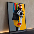 Quadro Decorativo Grande Rosto Cubista para Sala Amarelo | quadros decorativos para sala | rosto cubista colorido com olho grande, lábios vermelhos e hastes no cabelo | Porao dos Quadros