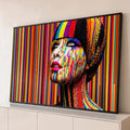 Mulher com rosto de miçangas coloridas olhando para cima, fundo listrado arco-íris, quadro decorativo