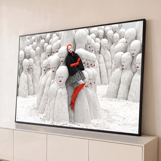 Quadro Decorativo Grande Mulher de Vermelho para Sala Branco | quadros decorativos para sala | mulher de vermelho e preto recostada entre estátuas brancas rachadas com lábios vermelhos | Porao dos Quadros