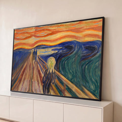 Pintura O Grito de Munch, figura angustiada na ponte sob céu laranja e fiorde azul, quadro decorativo