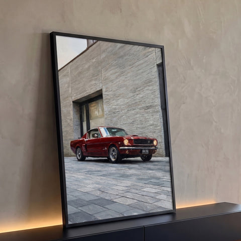 Mustang fastback vermelho clássico diante de muro de pedra cinza em pintura a óleo, quadro decorativo