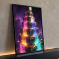Torre escalonada de mármore verde e vidro neon colorido sobre nebulosa roxa, quadro decorativo