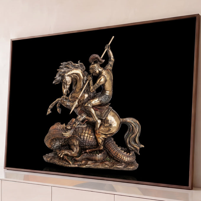 São Jorge a cavalo vencendo o dragão em escultura de bronze dourado sobre fundo preto, quadro decorativo