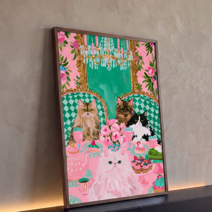 Quadro Decorativo Gatos em Chá da Tarde Rosa e Verde | quadros decorativos para sala | quatro gatos peludos numa mesa de chá rosa e verde cercados de doces e flores | Porao dos Quadros