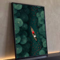 Quadro Decorativo Barco em Rio com Lótus e Peixes Vermelhos | quadros decorativos para sala | vista aérea de barco de madeira entre folhas de lótus e peixes vermelhos nadando | Porao dos Quadros