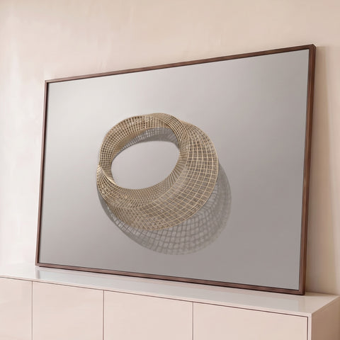 Escultura dourada em malha no formato de fita de Möbius sobre fundo bege, quadro decorativo