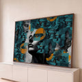 Busto grego olhando para cima em colagem digital azul-petróleo com círculos laranja, quadro decorativo
