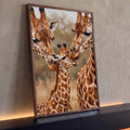 Duas girafas adultas beijando filhote em pintura estilo óleo com fundo de savana, quadro decorativo