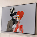 Quadro Decorativo Grande Casal Estilizado para Sala Preto | quadros decorativos para sala | duas figuras com maquiagem artística, cartola listrada e adereço de coração vermelho | Porao dos Quadros