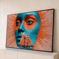 Quadro Decorativo Grande Rosto com Veleiro para Sala Azul | quadros decorativos para sala | rosto em azul-petróleo com veleiro laranja sobreposto na boca e círculo laranja no olho | Porao dos Quadros