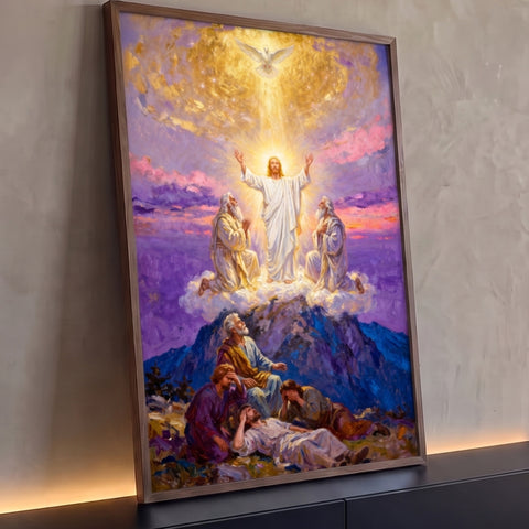 Jesus transfigurado entre Moisés e Elias, pomba e apóstolos, pintura roxa e dourada, quadro decorativo