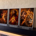 Quadro Decorativo Kit 3 Telas Jesus Cristo para Sala | quadros decorativos para sala | Jesus Cristo com coroa de espinhos, leão dourado e cruz em chamas em três painéis | Porao dos Quadros