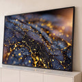 Quadro Decorativo Grande Textura Rachada para Sala Preto | quadros decorativos para sala | textura preta rachada com veios dourados e luzes bokeh desfocadas ao fundo | Porao dos Quadros