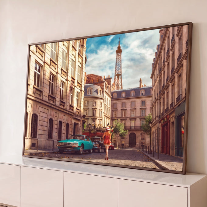 Rua de Paris com prédios clássicos, carro retrô turquesa, mulher de vermelho e Torre Eiffel, quadro decorativo