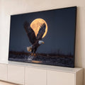 Quadro Decorativo Grande Águia Voando a Água para Sala Azul | quadros decorativos para sala | águia de cabeça branca voando sobre água com lua cheia dourada ao fundo | Porao dos Quadros