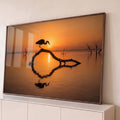 Quadro Decorativo Grande Garça em Galho para Sala Laranja | quadros decorativos para sala | garça silhuetada em galho sobre água ao pôr do sol laranja | Porao dos Quadros